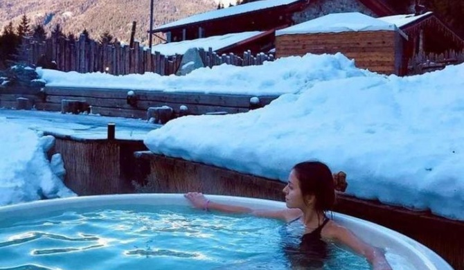 Savoia Mountain - il Resort nel Bosco - direttamente sulle Piste con Piscina riscaldata e Jacuzzi