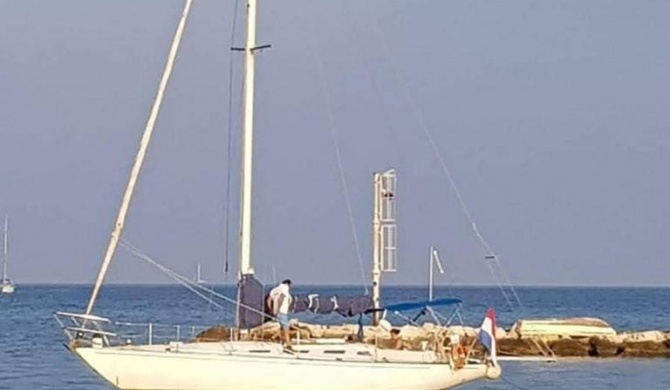 La tua stanza a vela sul mare