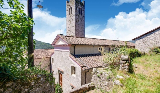 Reposeful Farmhouse in Bagni di Lucca with Private Terrace