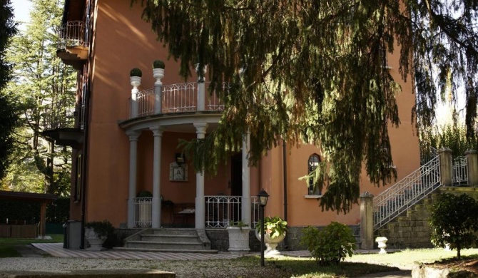 Luxury Villa Barzio