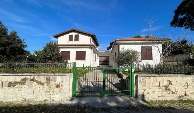 Villa Multifamiliare a 300mt dal Mare