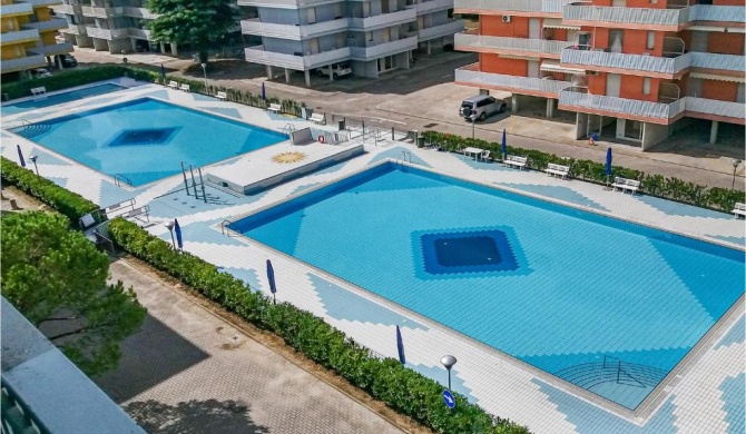 Nice apartment in Bibione with 3 Bedrooms and Outdoor swimming pool