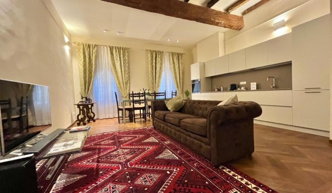 Lovely 2 bedroom apartment nearby Piazza Maggiore