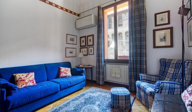 Piazza Maggiore Duplex Apartment by Wonderful Italy