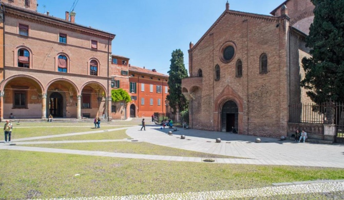 San Giovanni in Monte Apartment