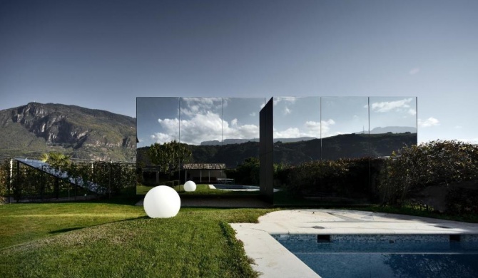 Mirror Houses