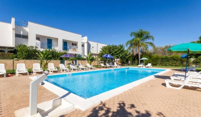 Luxury Holiday Home with Swimming Pool in Torre Lapillo