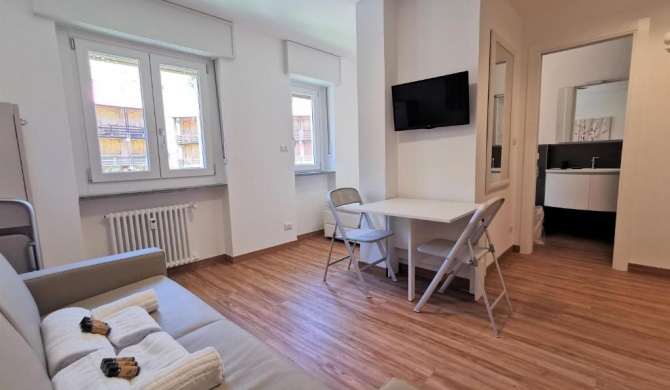 Hostdomus - Smart Tech Apartment