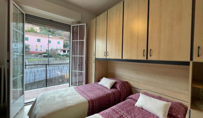 [BORGHETTO CENTER] Large apartment -Free Parking .