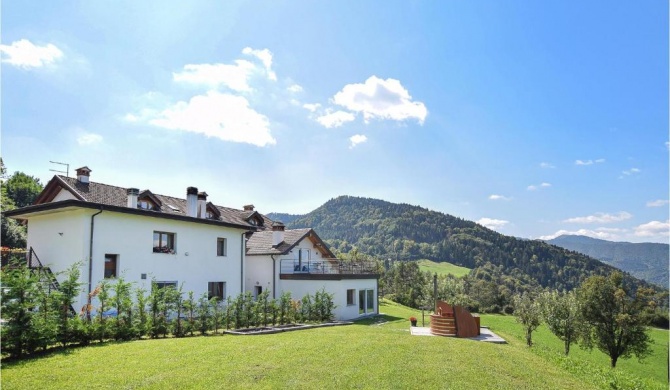 Nice home in Borgo Valbelluna with 10 Bedrooms, Jacuzzi and Sauna